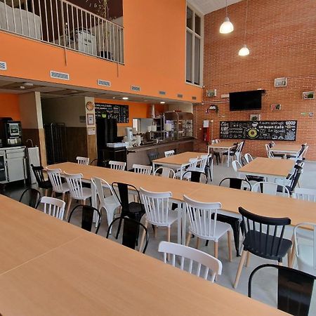 Residencia Universitaria Resa Giner De Los Rios Alcala de Henares Bagian luar foto