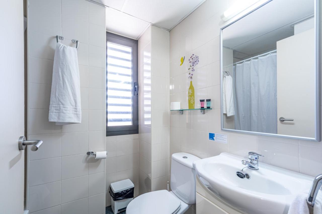 Residencia Universitaria Resa Giner De Los Rios Alcala de Henares Bagian luar foto