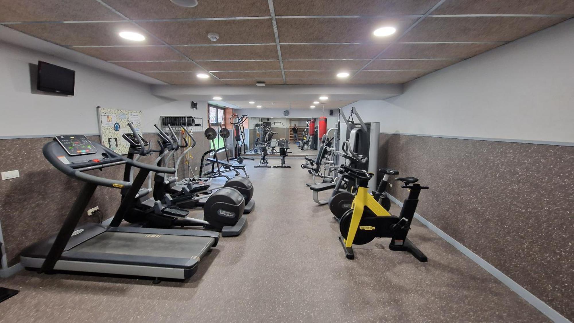 Residencia Universitaria Resa Giner De Los Rios Alcala de Henares Bagian luar foto