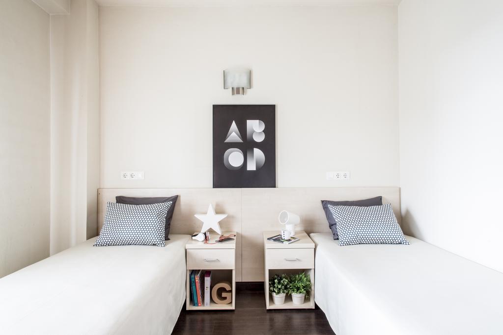 Residencia Universitaria Resa Giner De Los Rios Alcala de Henares Bagian luar foto